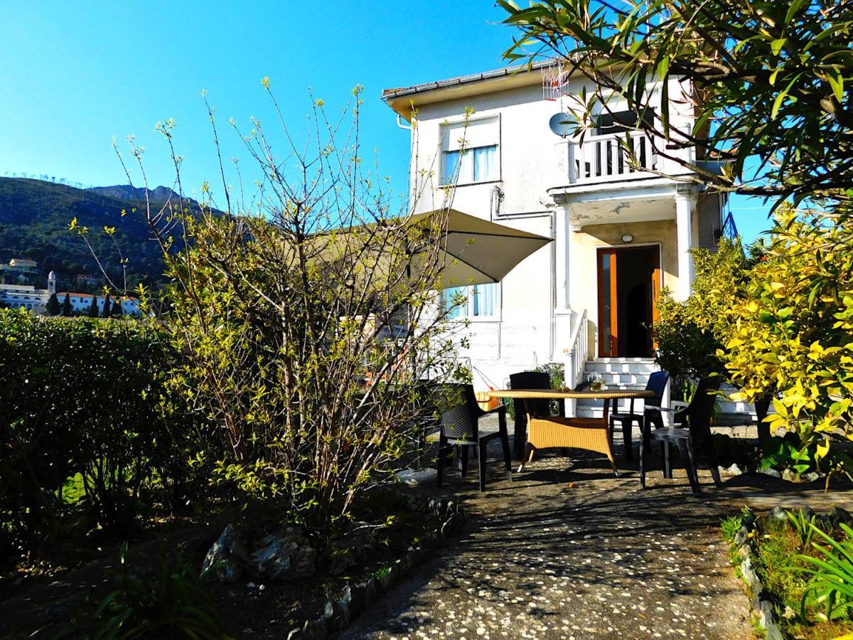 Villa Unifamiliare Con Posto Auto! Levanto Luaran gambar